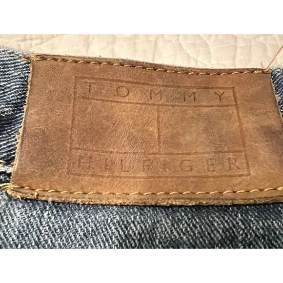 Tommy Hilfiger Mens Jeans Size 32x30 Straight Leg Medium Wash Blue Denim - Picture 5 of 5